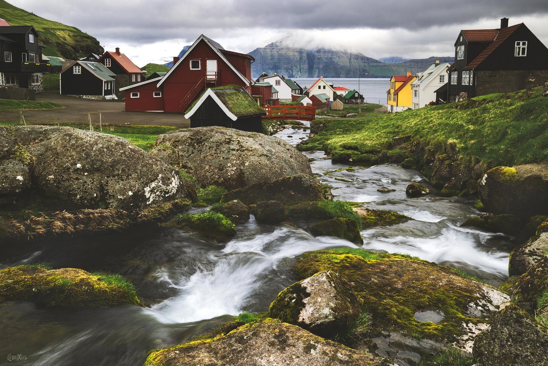 Isole Faroe: un viaggio fotografico tra Scogliere, Fiordi e Luci Magiche