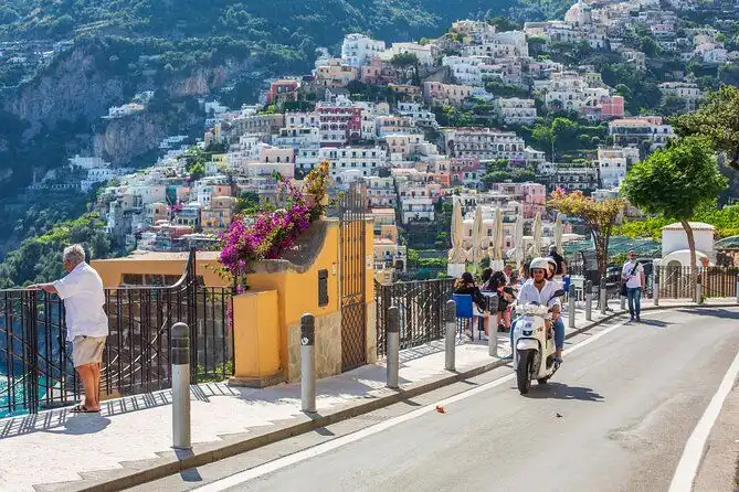 Costiera Amalfitana Weekend: in motorino tra Amalfi e Positano – Positano